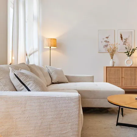Citylife: Gemuetlich • Gross • Zentral • Parkplatz Apartamento